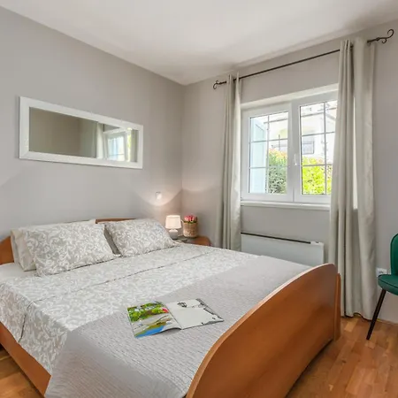 Apartament Sara Premium Funtana