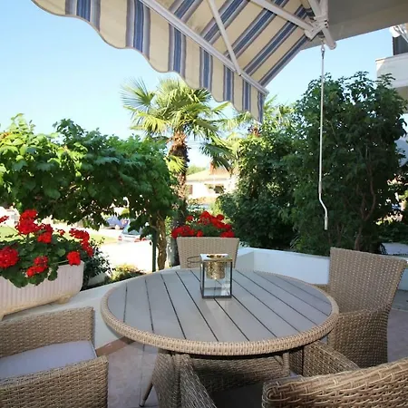 Apartament Sara Premium *